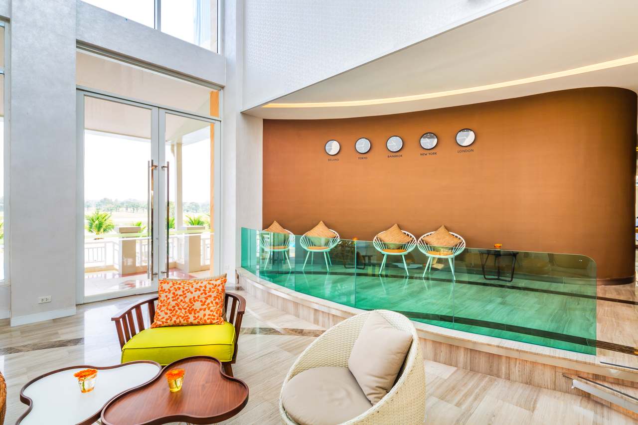 Pattana Resort - Lobby Seating Area