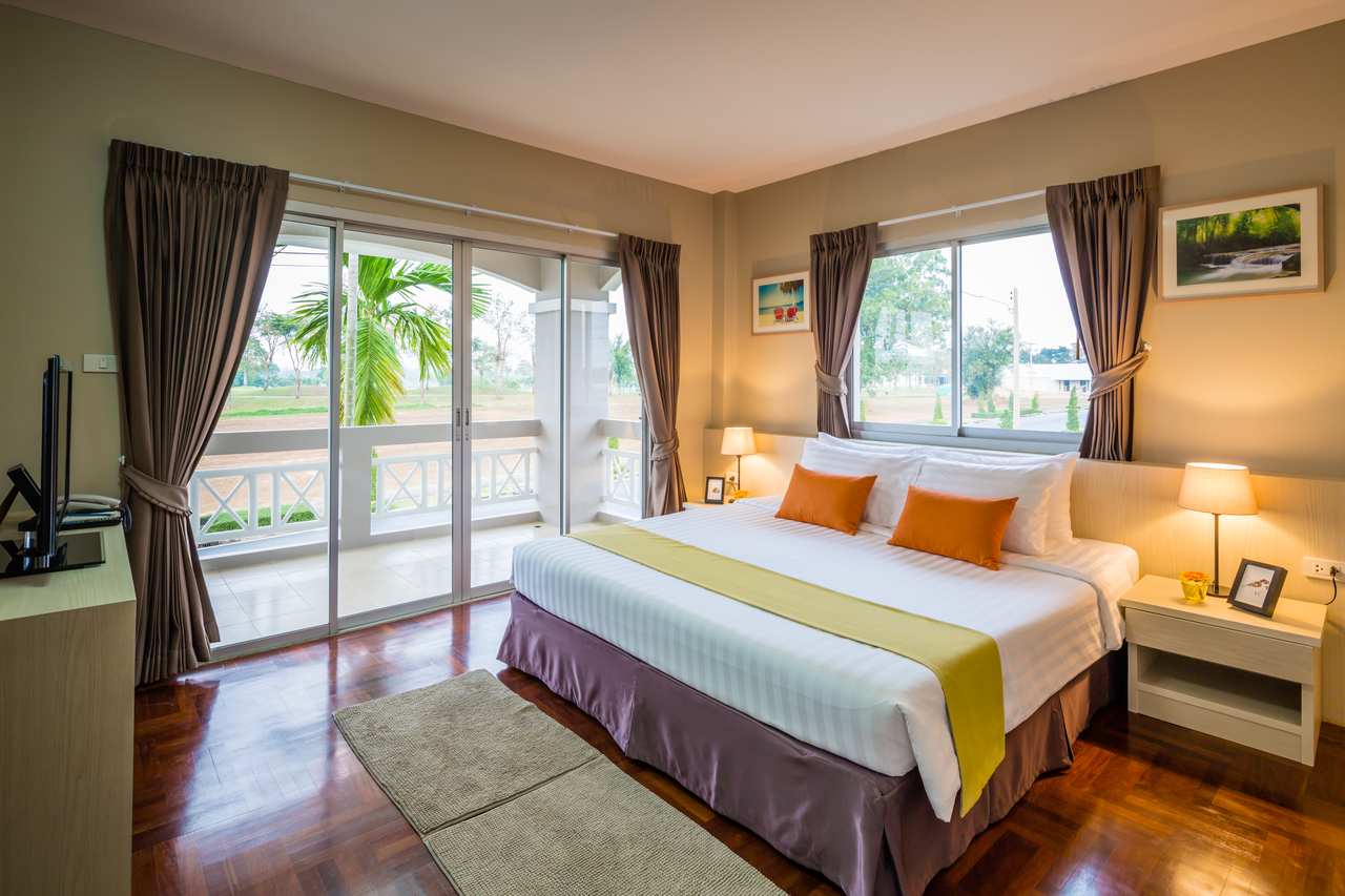 Pattana Resort - Villa Bedroom with Balcony