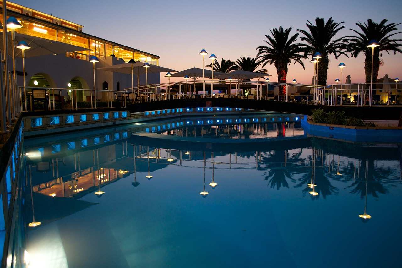 Pattana Resort - Hotel Swimming Pool at Night