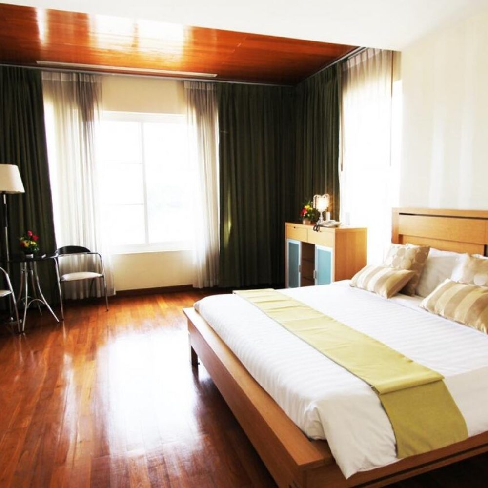 Pattana Resort - Executive Suite Bedroom