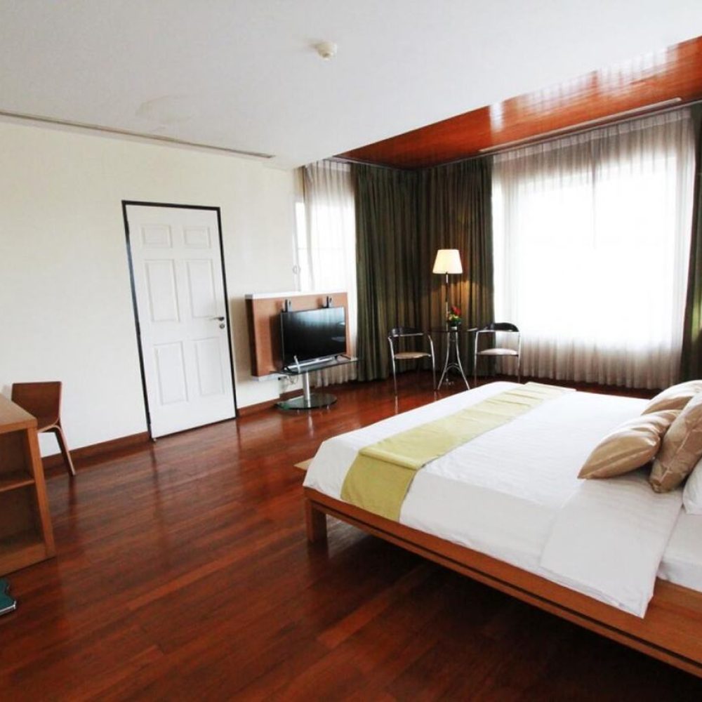 Pattana Resort - Executive Suite Bedroom Interior