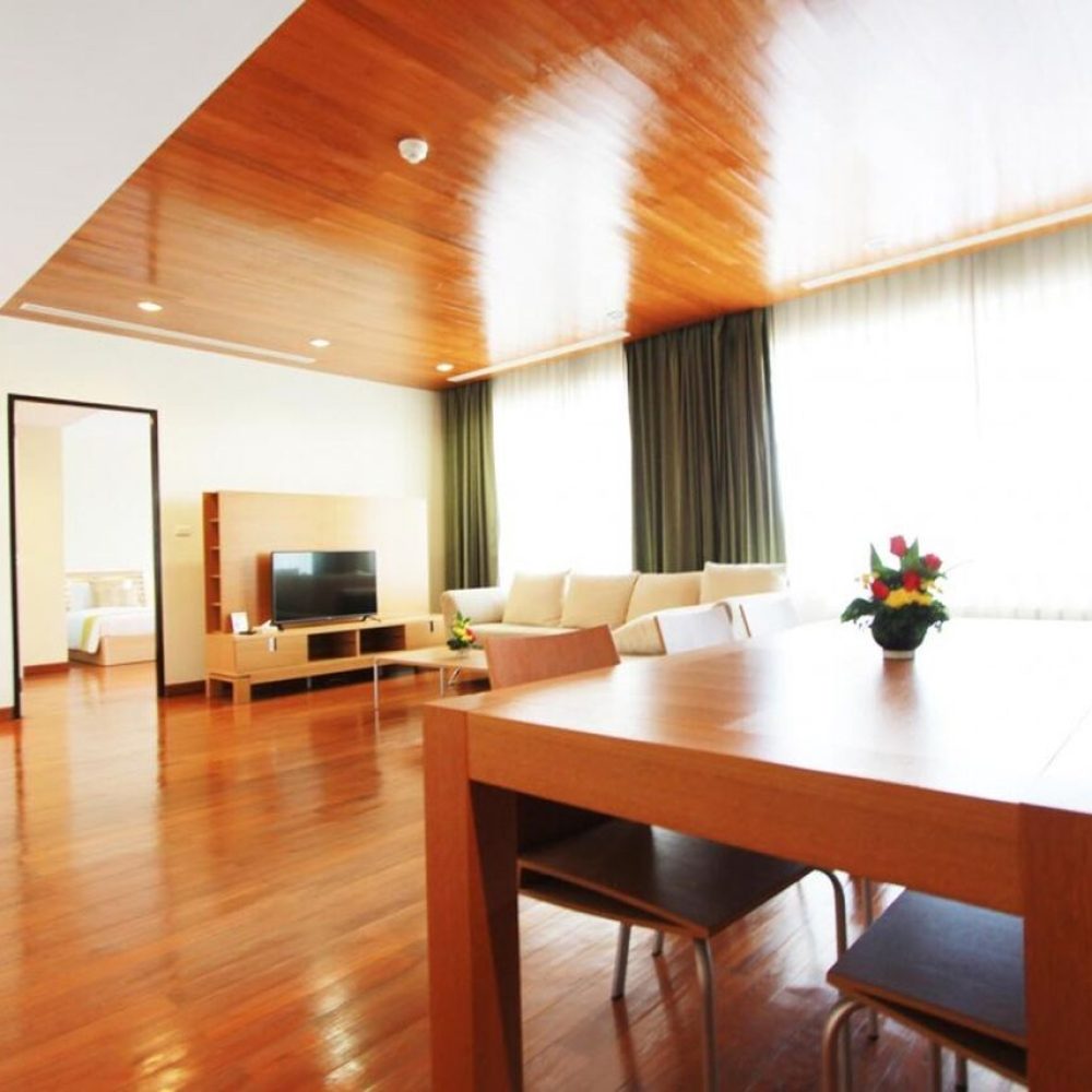 Pattana Resort - Grand Executive Suite Living Room