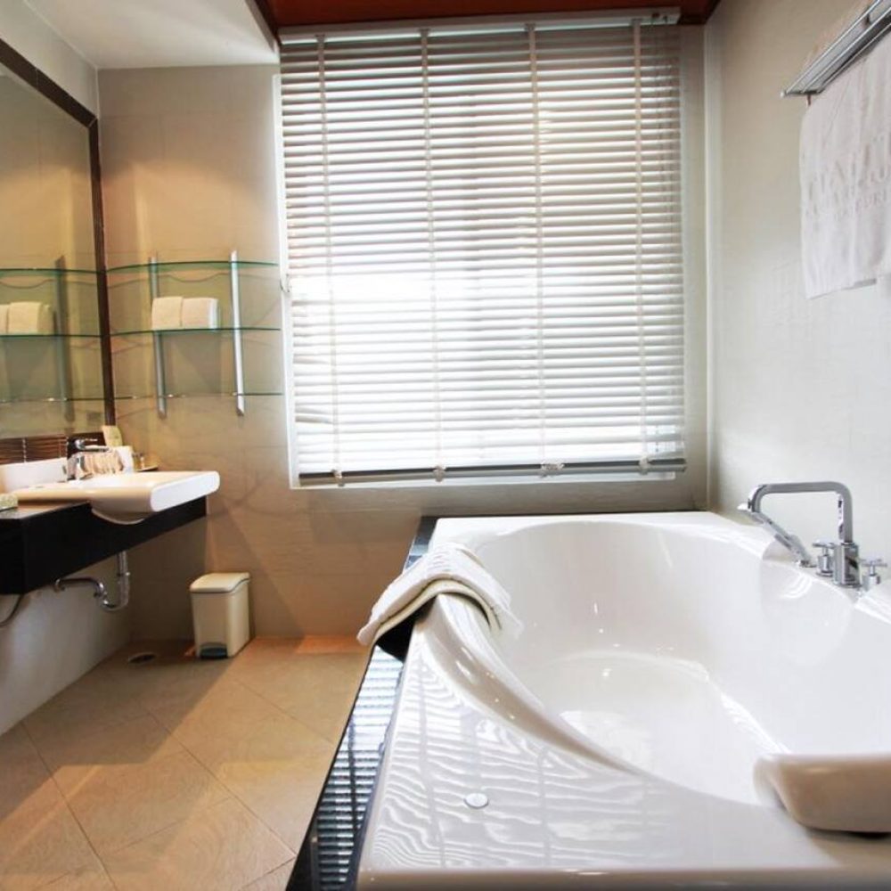 Pattana Resort - Pattana Suite Bathroom