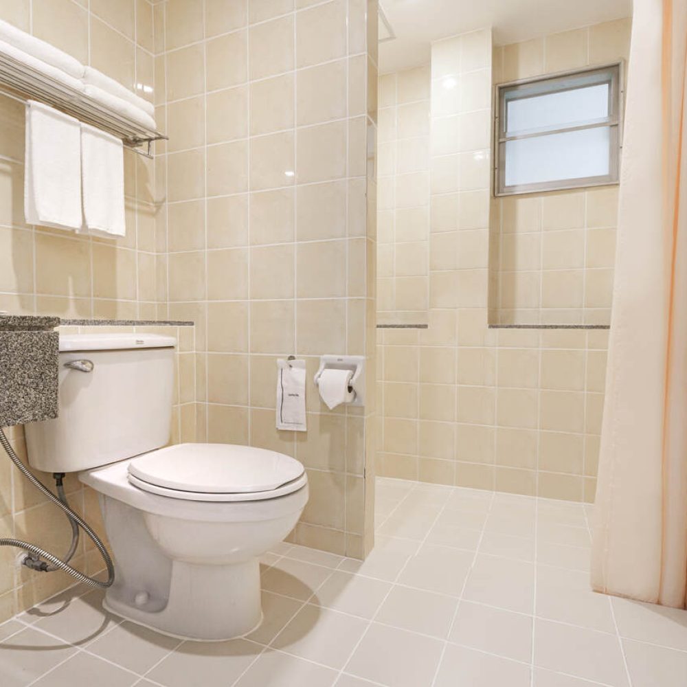Pattana Resort - Suites Mansion 4 restroom